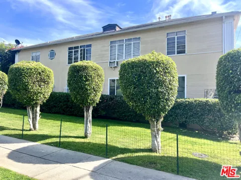 1860 Alexandria Avenue