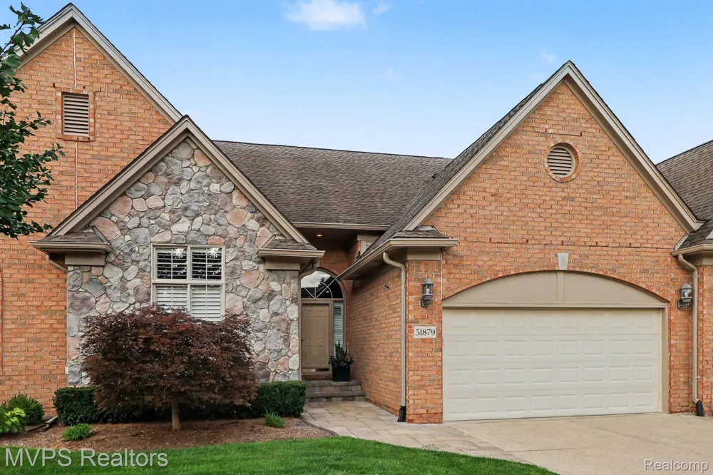 51879 Shoreview Drive Shelby Charter Township, MI 48316