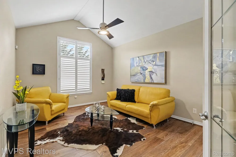 51879 Shoreview Drive Shelby Charter Township, MI 48316
