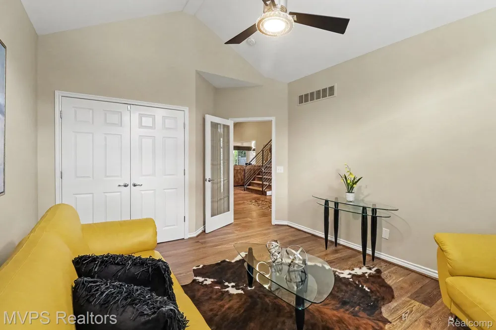 51879 Shoreview Drive Shelby Charter Township, MI 48316