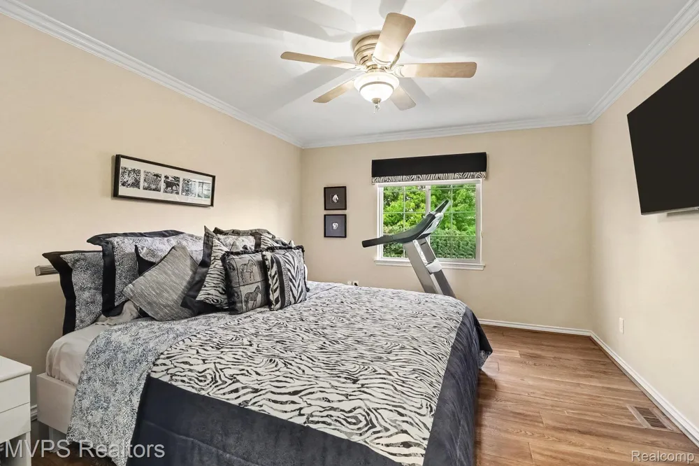51879 Shoreview Drive Shelby Charter Township, MI 48316