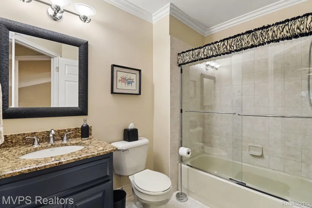 51879 Shoreview Drive Shelby Charter Township, MI 48316