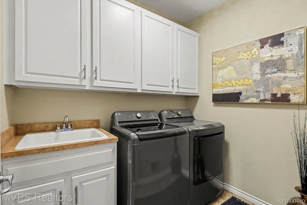 51879 Shoreview Drive Shelby Charter Township, MI 48316
