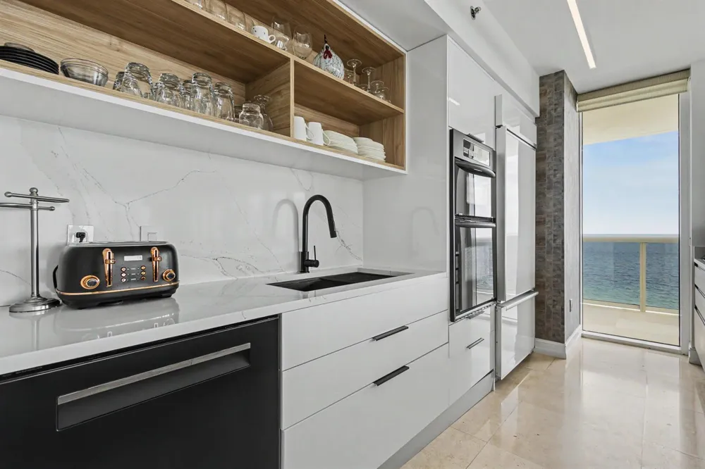 1830 S Ocean Drive #1402 Hallandale Beach, FL 33009