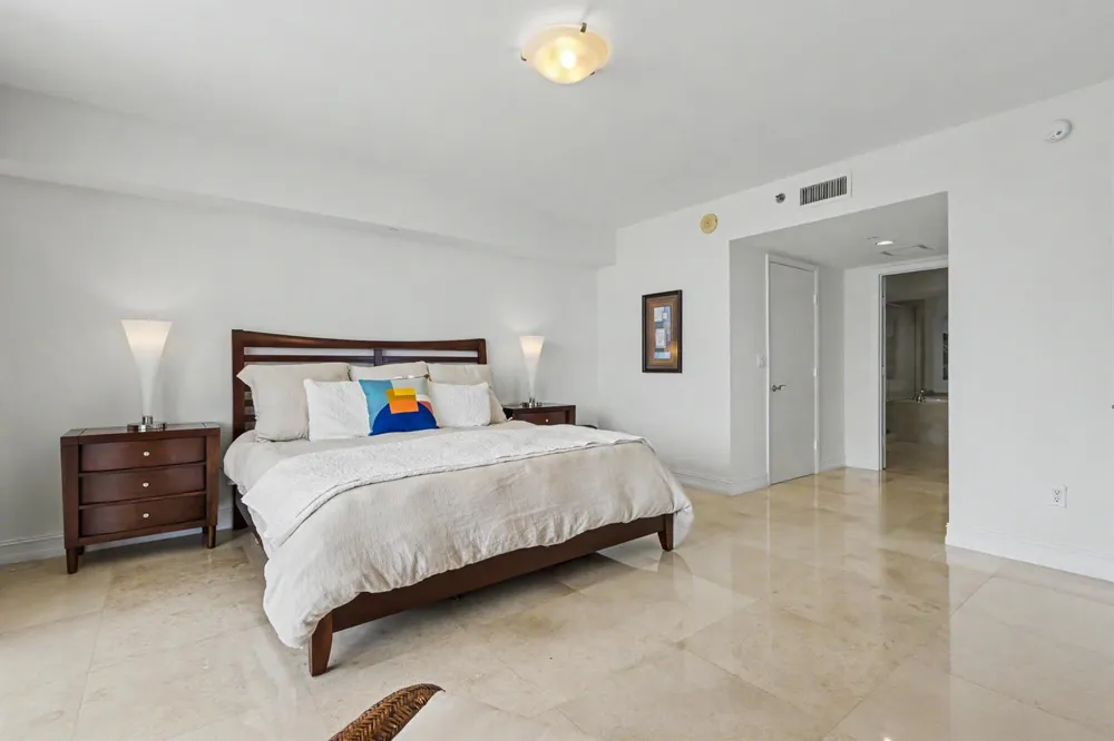 1830 S Ocean Drive #1402 Hallandale Beach, FL 33009