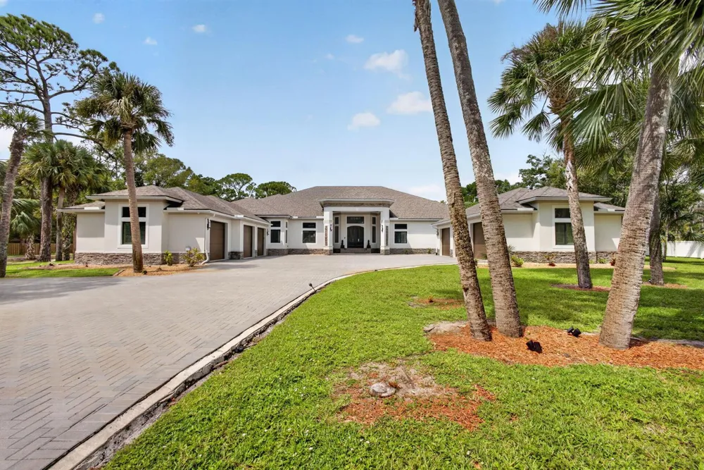 145 24TH AVENUE Vero Beach, FL 32962