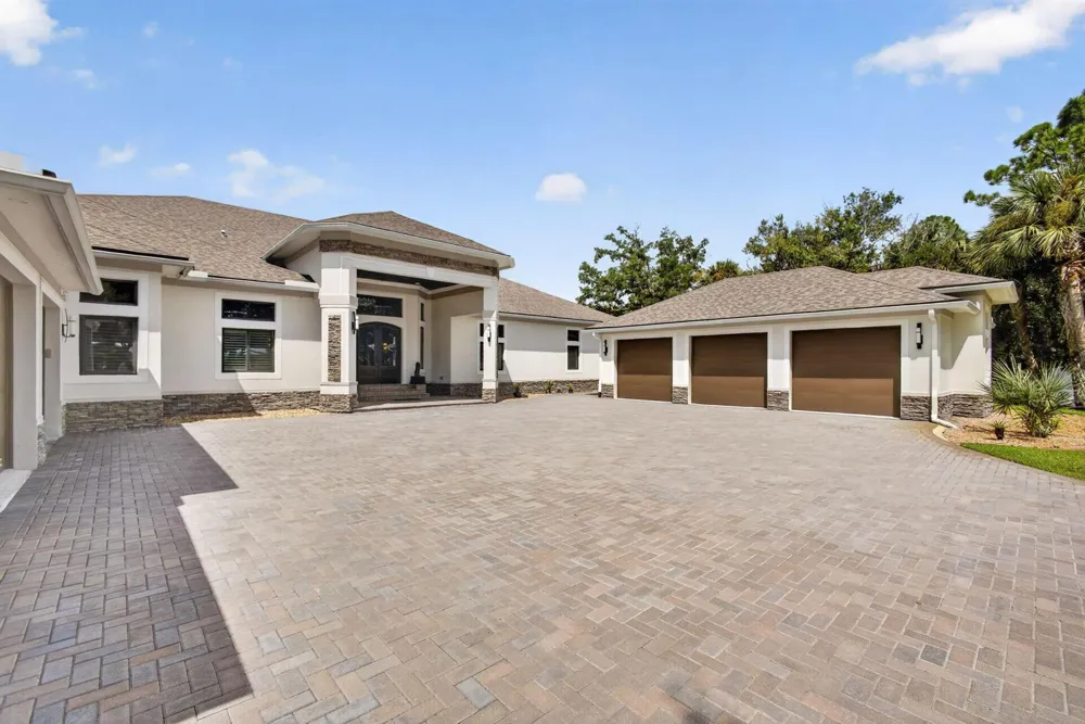 145 24TH AVENUE Vero Beach, FL 32962