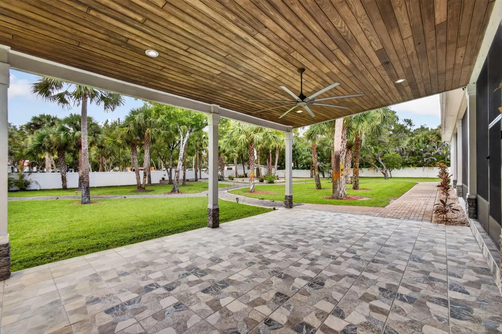 145 24TH AVENUE Vero Beach, FL 32962