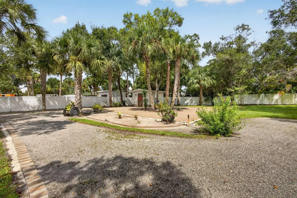 145 24TH AVENUE Vero Beach, FL 32962
