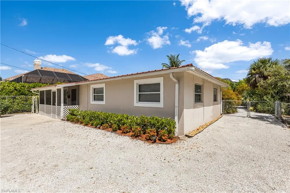 2191 Thomasson Drive Naples, FL 34112