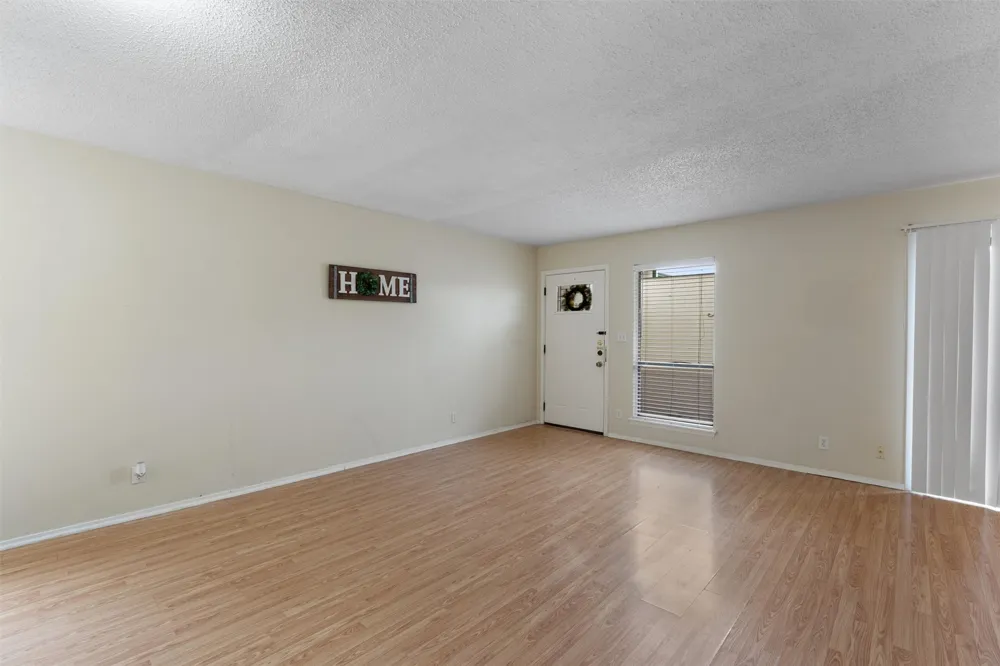 6718 Silvermine Drive #704 Austin, TX 78736