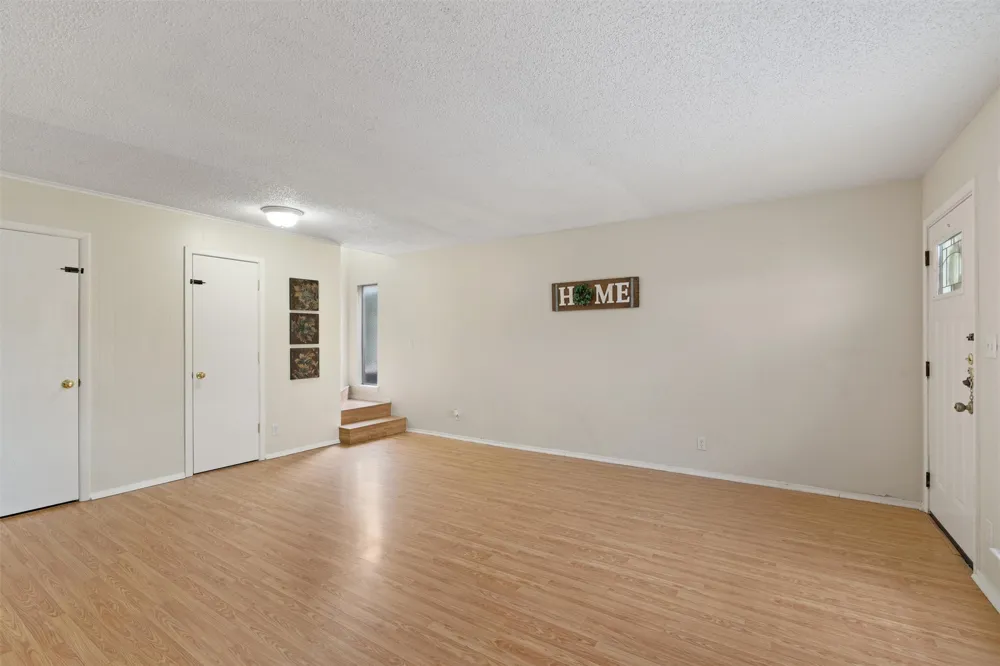 6718 Silvermine Drive #704 Austin, TX 78736