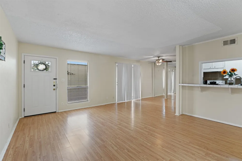 6718 Silvermine Drive #704 Austin, TX 78736
