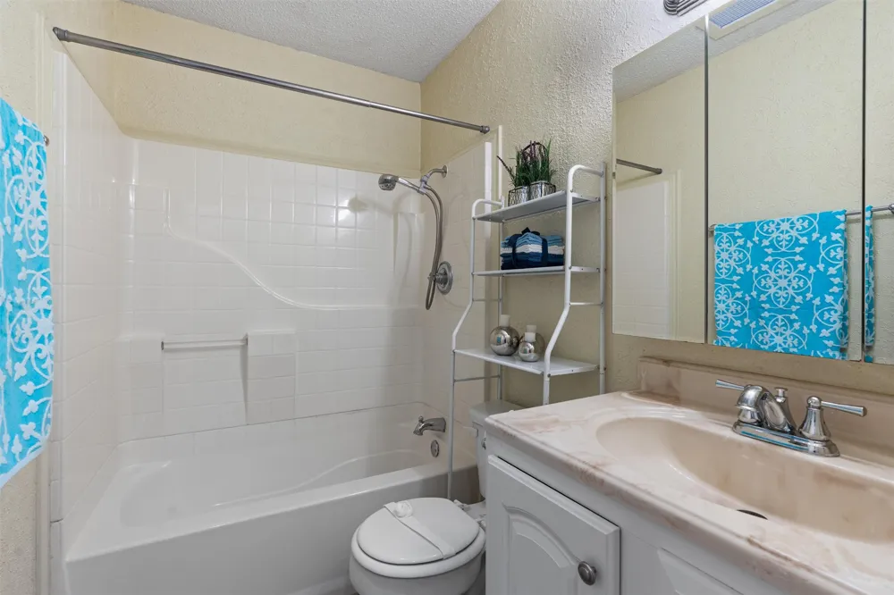 6718 Silvermine Drive #704 Austin, TX 78736