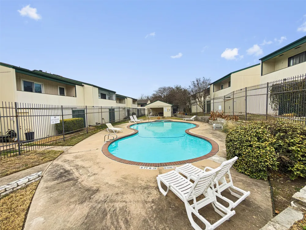 6718 Silvermine Drive #704 Austin, TX 78736