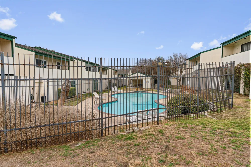 6718 Silvermine Drive #704 Austin, TX 78736