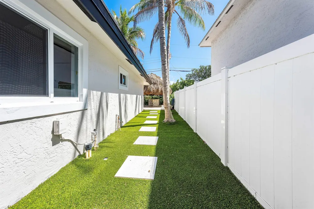 1132 NE 3rd Avenue Boca Raton, FL 33432