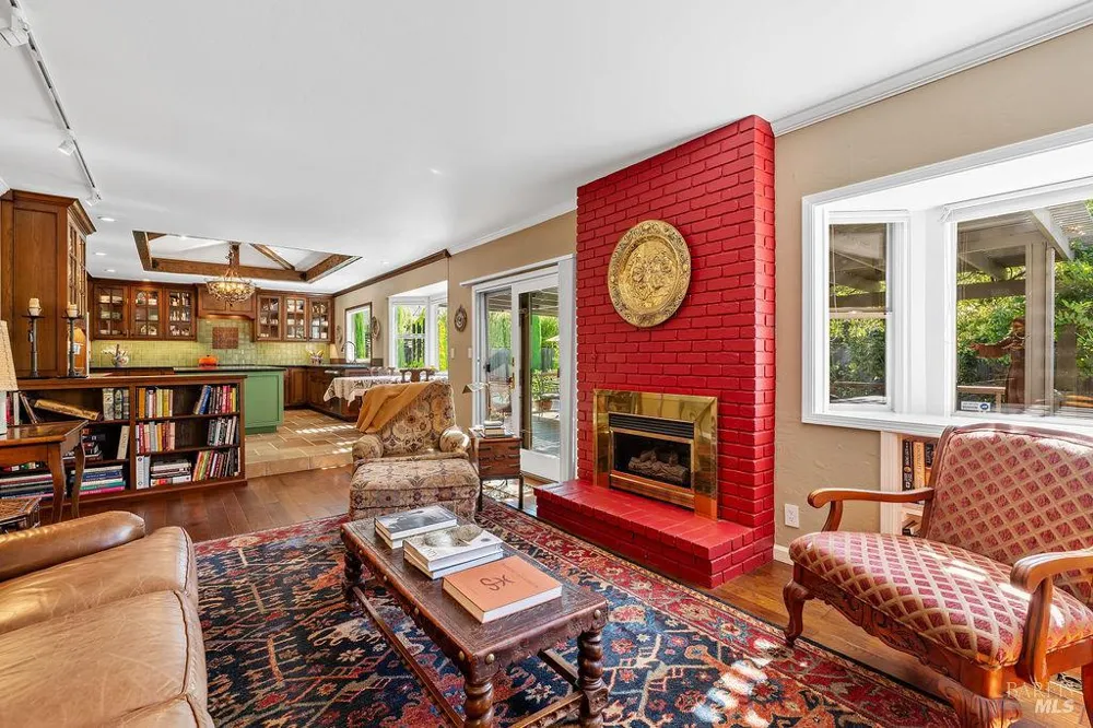 1816 Sherwood Circle Santa Rosa, CA 95405