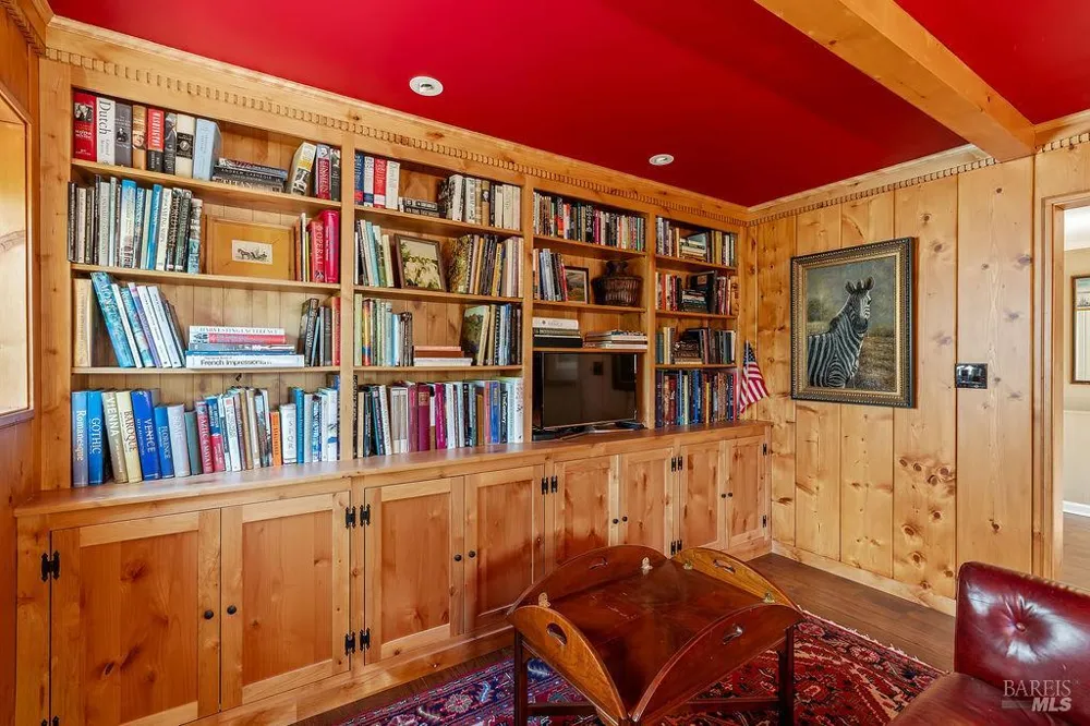 1816 Sherwood Circle Santa Rosa, CA 95405