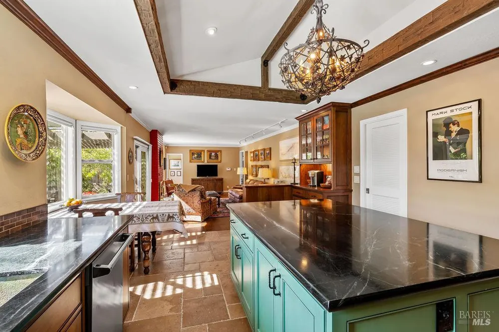 1816 Sherwood Circle Santa Rosa, CA 95405