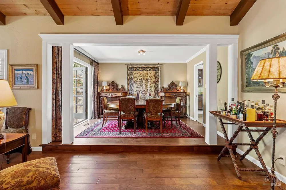 1816 Sherwood Circle Santa Rosa, CA 95405
