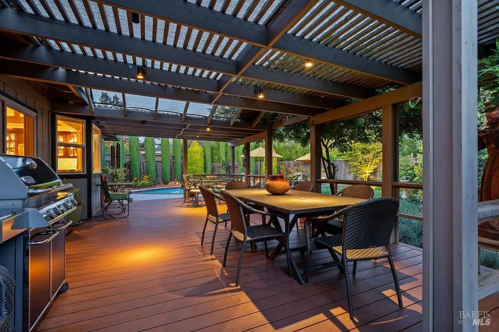 1816 Sherwood Circle Santa Rosa, CA 95405