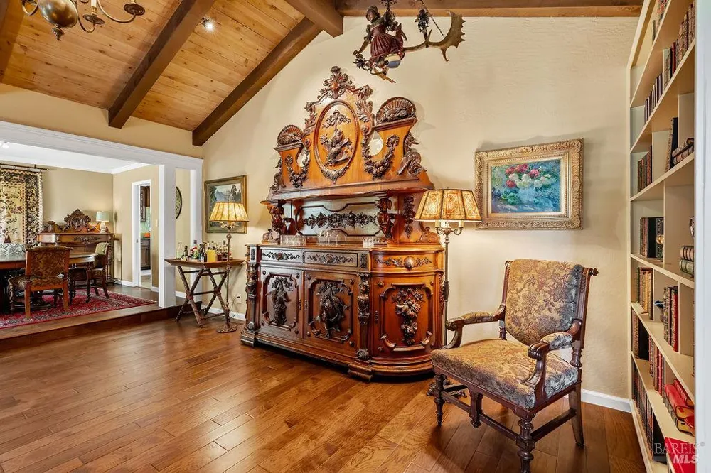 1816 Sherwood Circle Santa Rosa, CA 95405