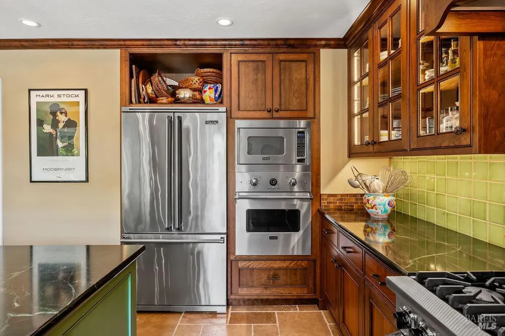 1816 Sherwood Circle Santa Rosa, CA 95405