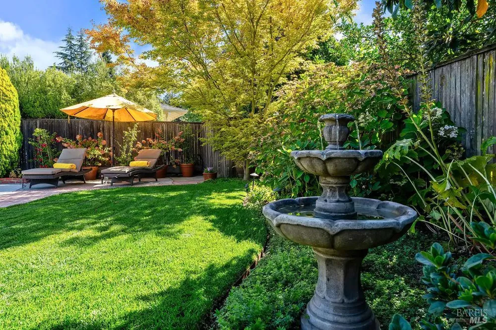 1816 Sherwood Circle Santa Rosa, CA 95405