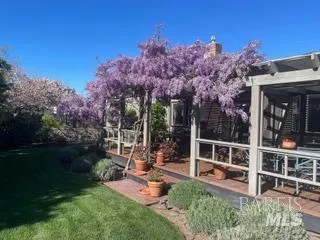 1816 Sherwood Circle Santa Rosa, CA 95405
