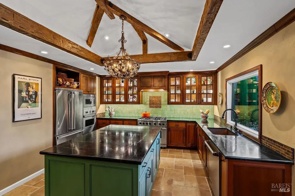 1816 Sherwood Circle Santa Rosa, CA 95405