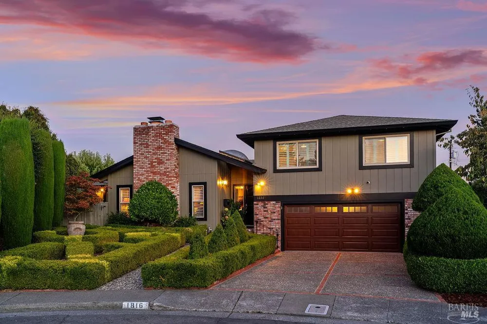 1816 Sherwood Circle Santa Rosa, CA 95405