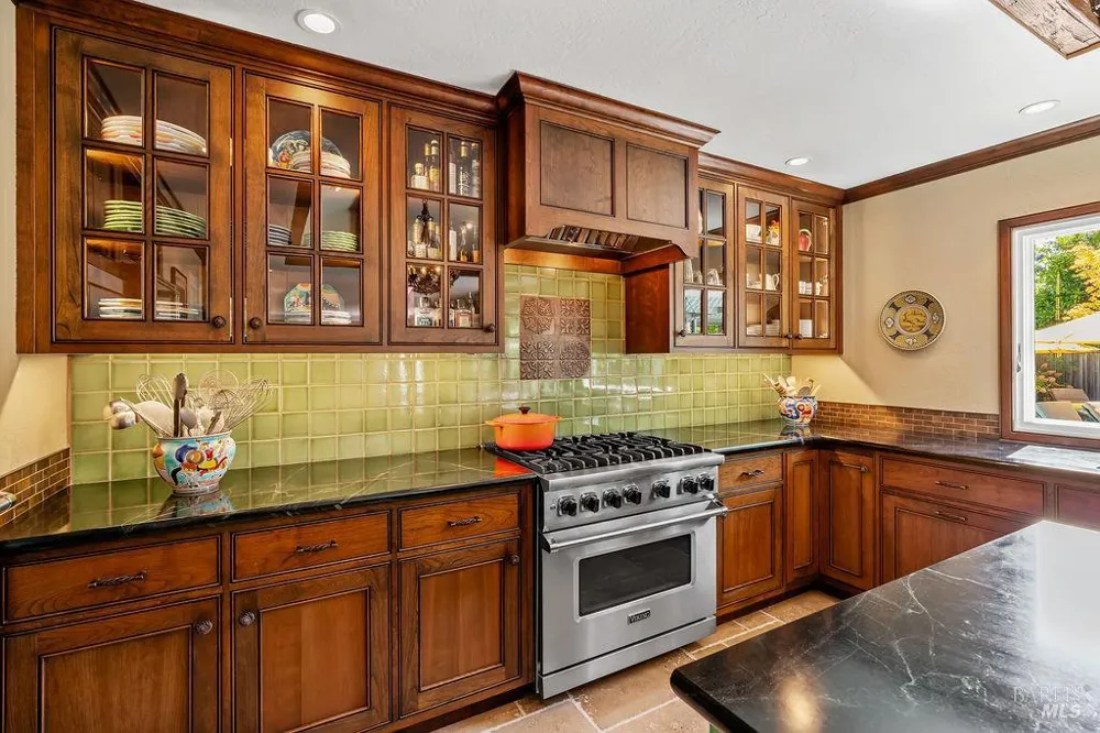 1816 Sherwood Circle Santa Rosa, CA 95405