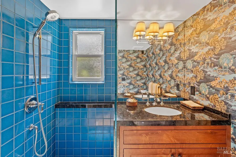 1816 Sherwood Circle Santa Rosa, CA 95405