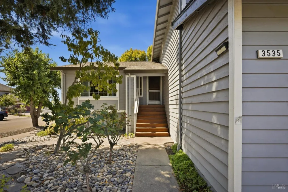 3535 Banyan Street Santa Rosa, CA 95403