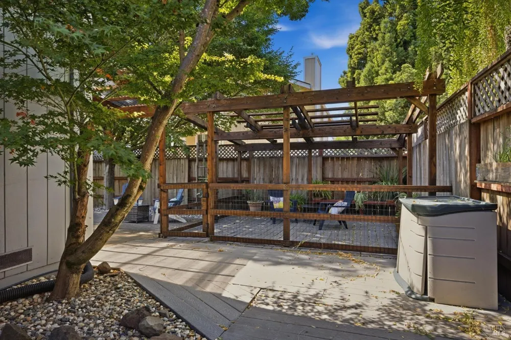 3535 Banyan Street Santa Rosa, CA 95403