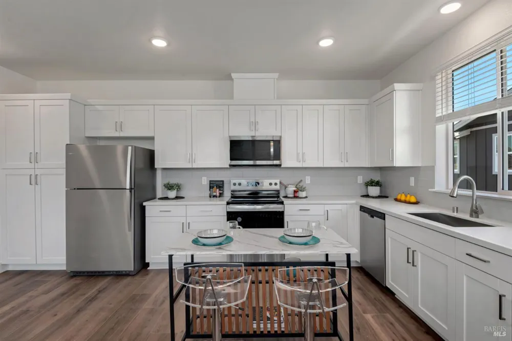 1423 Wrigley Avenue Santa Rosa, CA 95407