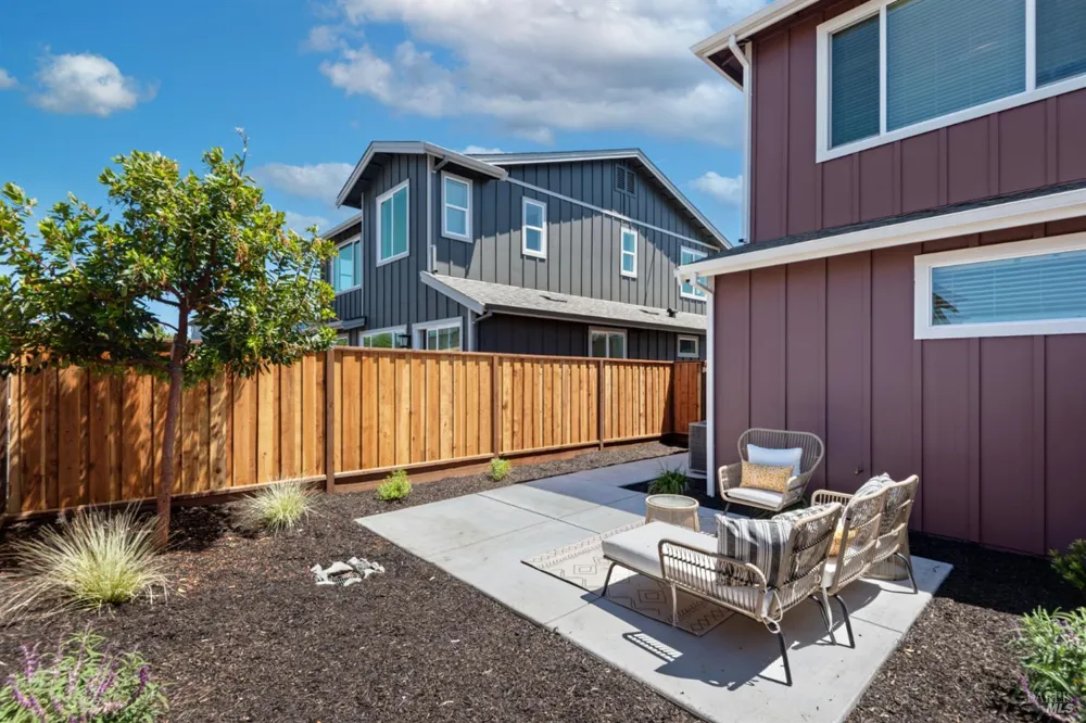 1122 Candlestick Avenue Santa Rosa, CA 95407