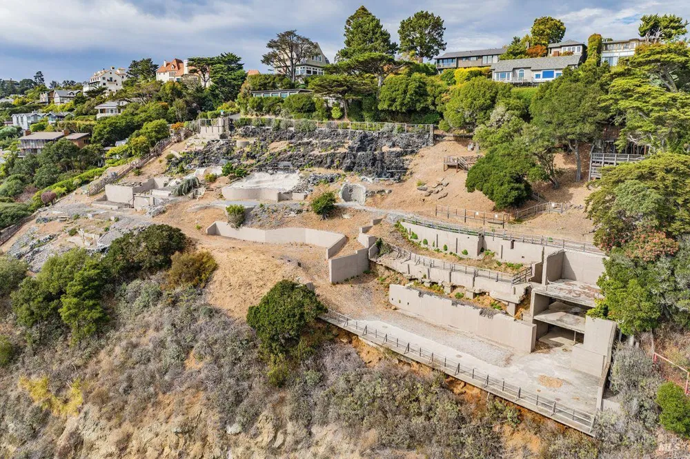 399 Belvedere Avenue Belvedere, CA 94920