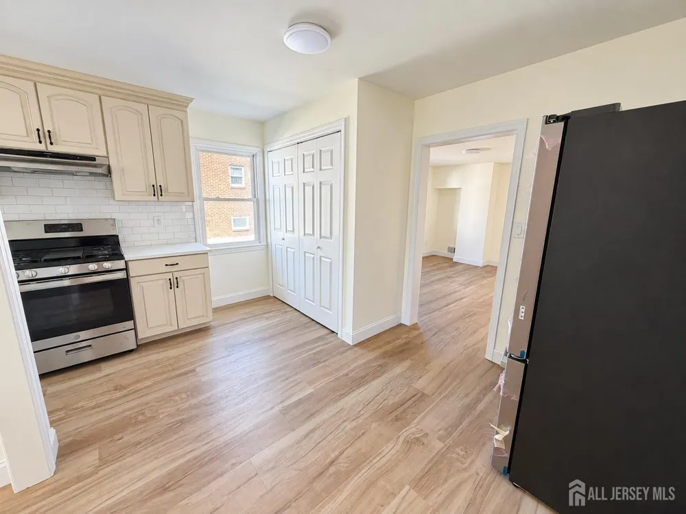 151 Macarthur ave Avenue Sayreville, NJ 08879