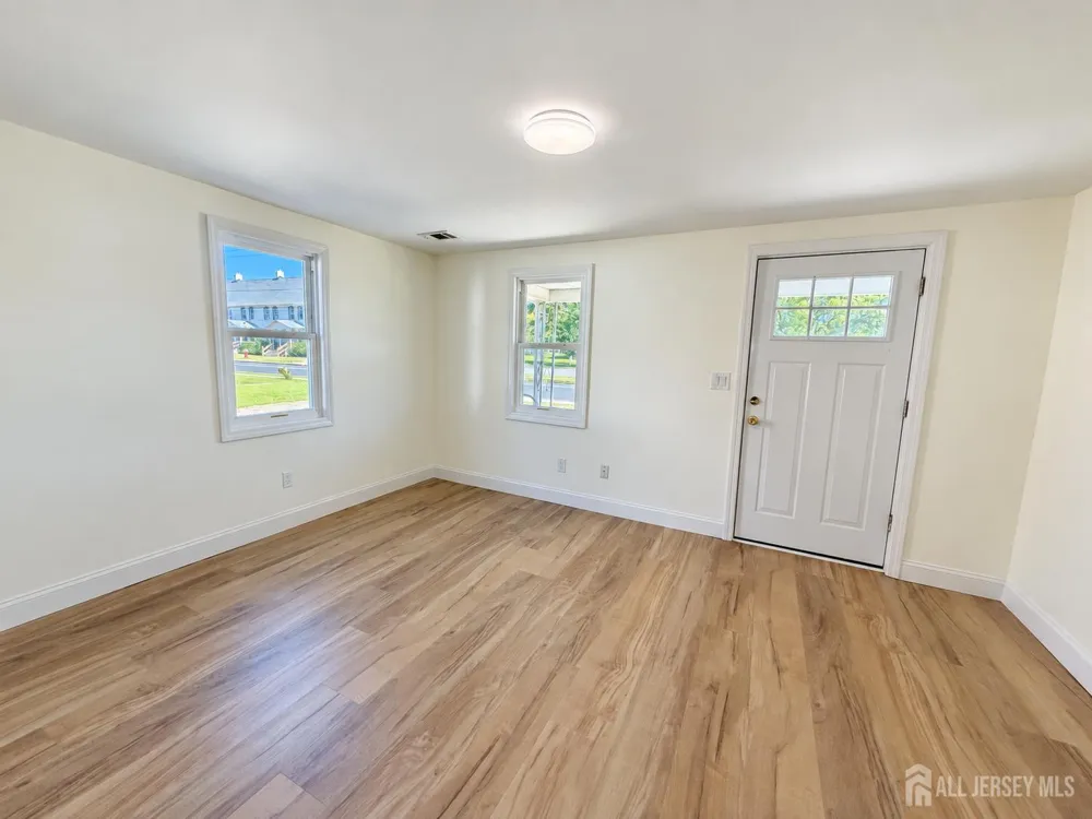 151 Macarthur ave Avenue Sayreville, NJ 08879