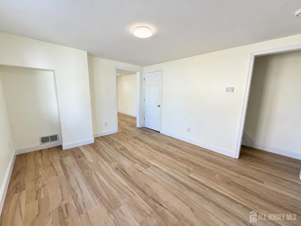 151 Macarthur ave Avenue Sayreville, NJ 08879