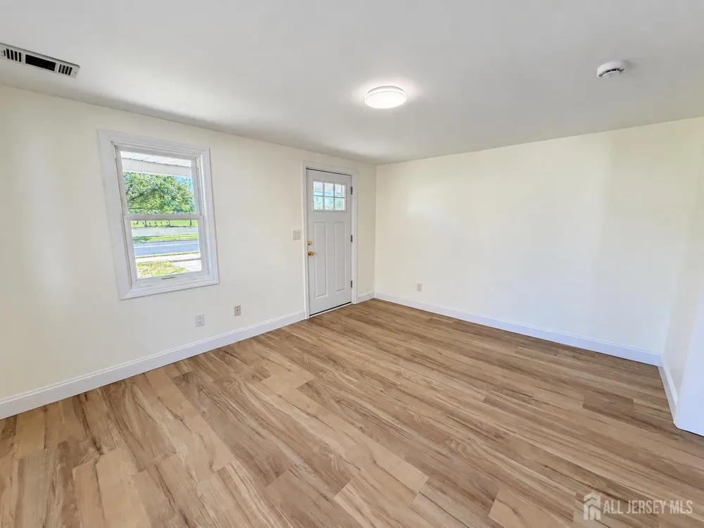 151 Macarthur ave Avenue Sayreville, NJ 08879