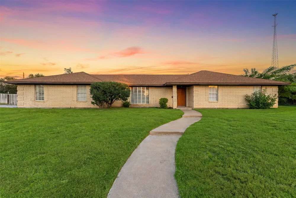 1825 Mahalia Drive Waco, TX 76705