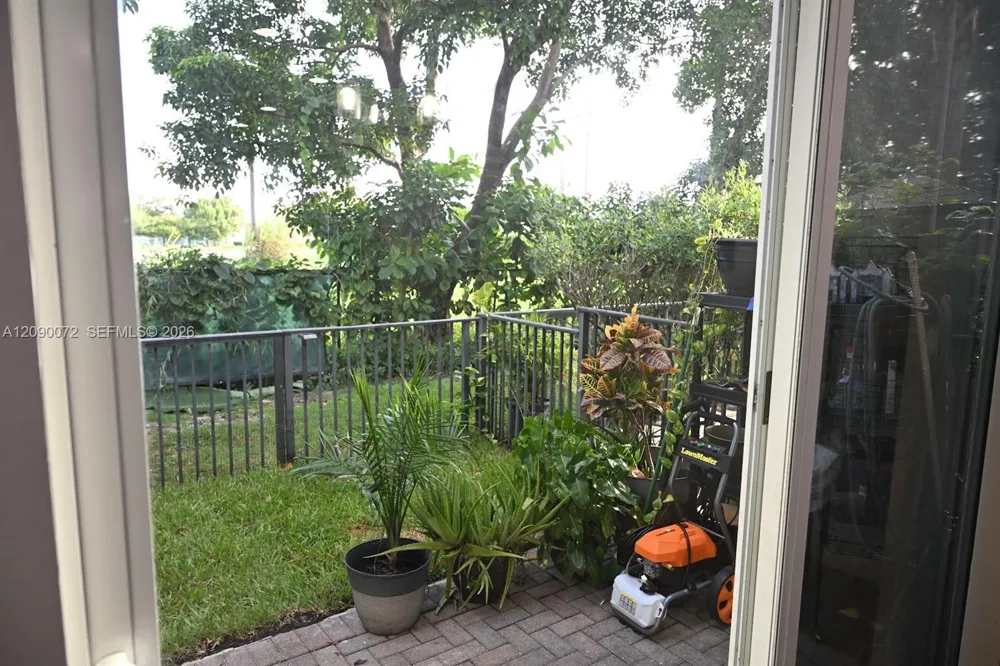 7722 SW 52nd Pl Davie, FL 33328