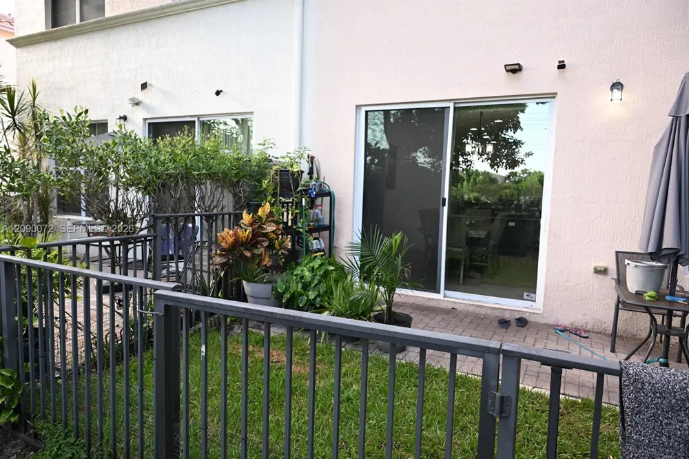 7722 SW 52nd Pl Davie, FL 33328