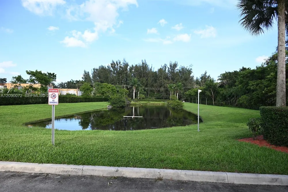 7722 SW 52nd Pl Davie, FL 33328