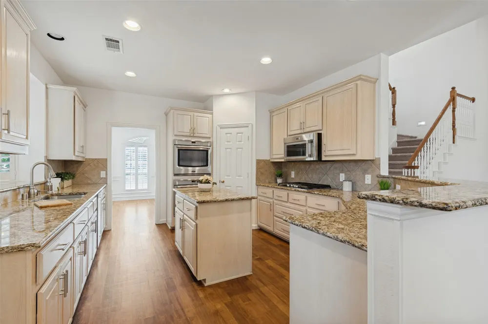 1432 Parkwood Drive Carrollton, TX 75007