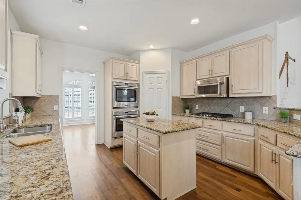 1432 Parkwood Drive Carrollton, TX 75007