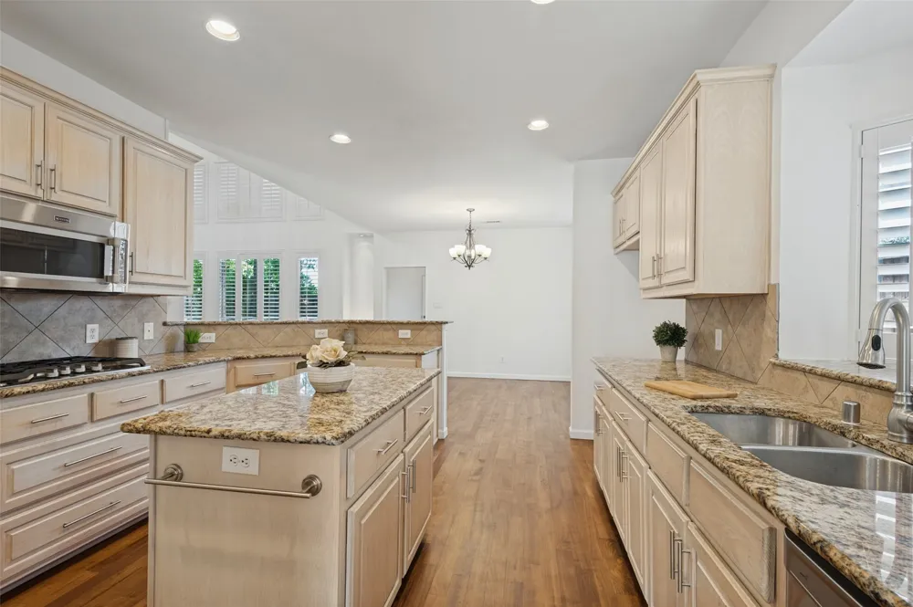 1432 Parkwood Drive Carrollton, TX 75007